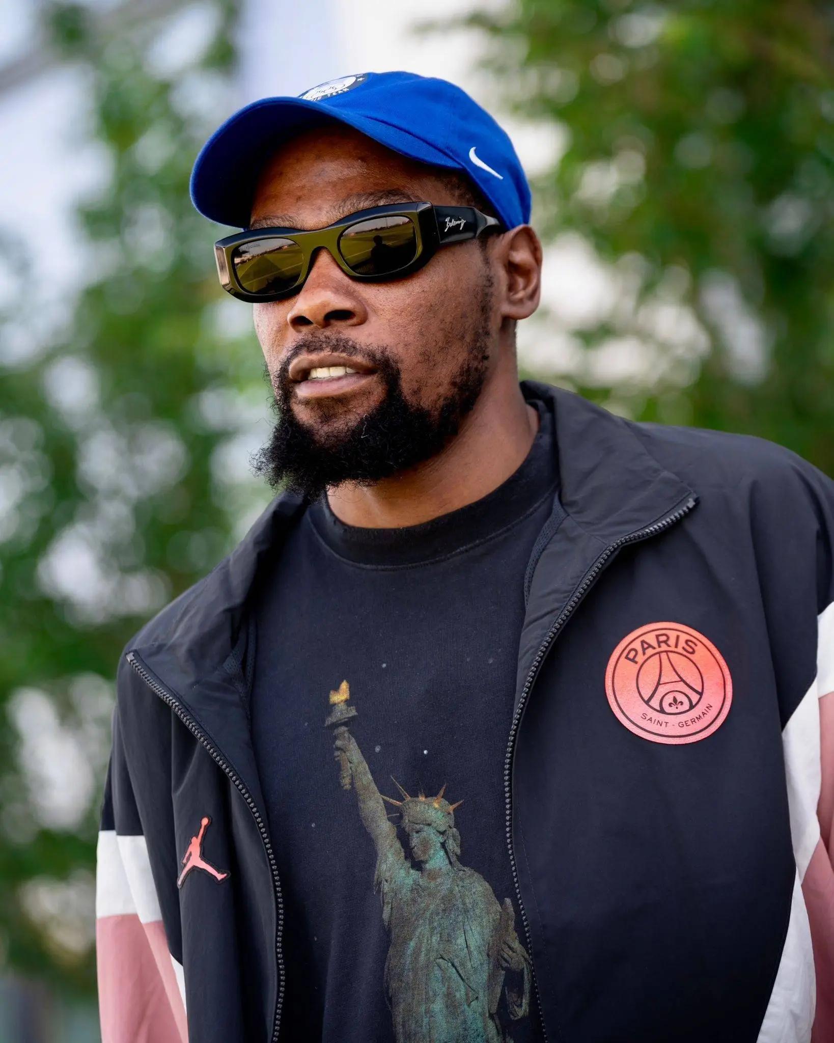 杜兰特退役后谁给他立雕像？雷霆勇士双重夹击难逃尴尬