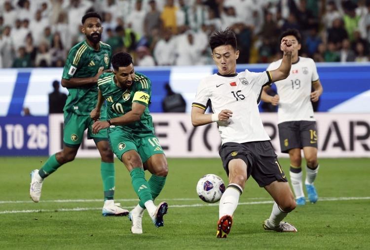 国足新帅悬而未决，11月迎战乌兹别克斯坦和沙特强敌备战世界杯