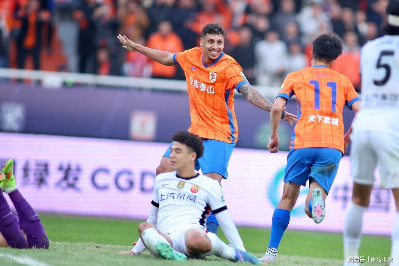 泰山3-1逆转海港！外籍裁判揭露海港温室花朵真面目，中超争冠再添悬念