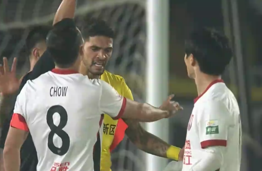 中超28轮：蓉城0-1青岛西海岸，韦世豪缺阵让夺冠梦摇摆