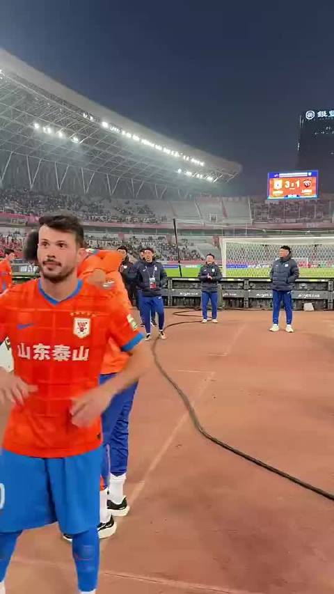 2024中超联赛山东泰山2-1逆转上海海港，刘洋表现惊艳