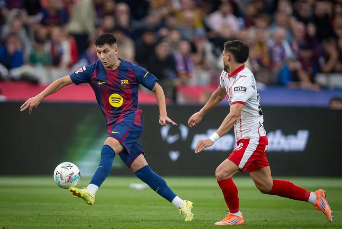 斯图加特曾谈判19岁边锋鲁尼，德国联赛失去潜力股，巴塞罗那冬窗或留人