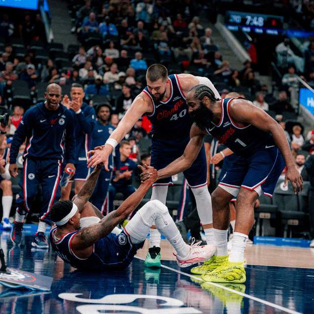 快船主场逆袭！哈登30+7+7助阵，保罗比尔阵容调整引爆NBA新赛季