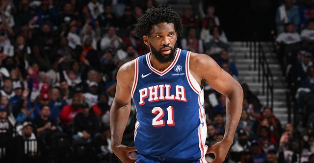 恩比德20分钟狂砍20分助76人125-121险胜黄蜂，出场时间限制难挡MVP气势