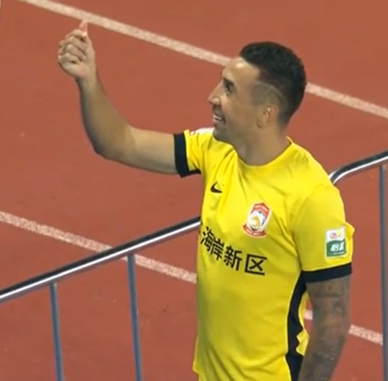 中超第28轮，成都蓉城2-2青岛：机会没把握，上海海港笑傲积分榜