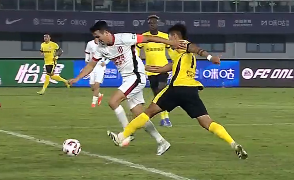 中超第28轮战罢:成都蓉城2-2被青岛西海岸逼平 海港争冠只差一步