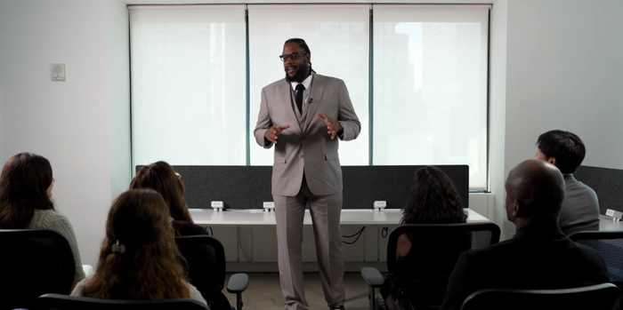 NBA前锋斯蒂芬·库里子亲叔遭遇生涯与人生双重打击，公牛成梦魇