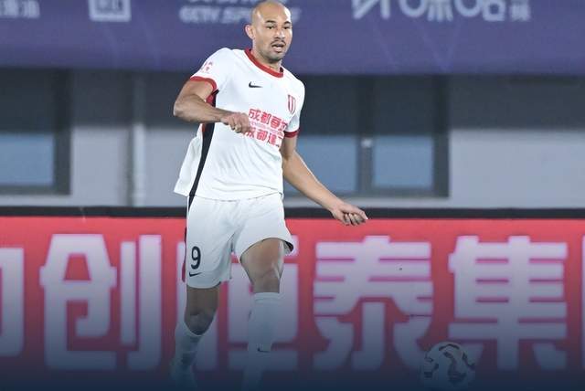 成都蓉城2-2被西海岸逼平，错失登顶机会，费利佩双响难救主