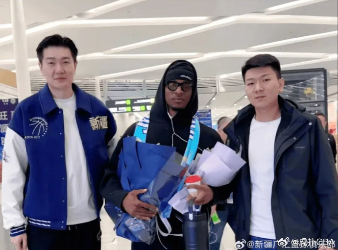 新疆男篮迎来新援扎卡里·纳托尔，CBA新赛季1米90后卫挑战极限