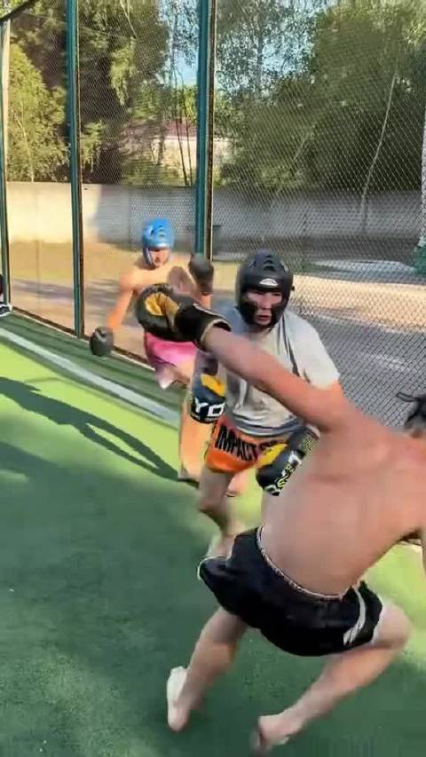 哈兰德8轮10球！英超金靴稳了，曼城逆转战胜热刺