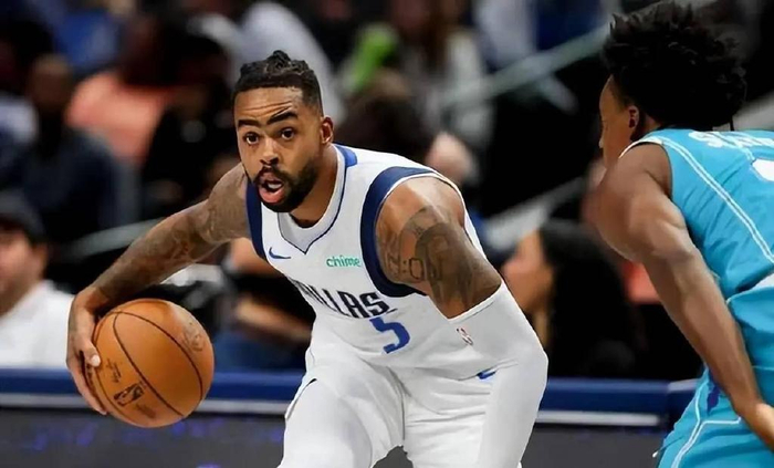 拉塞尔状态堪忧！独行侠惨遭惨败伍德妖梦重现东契奇身边空有豪华阵容