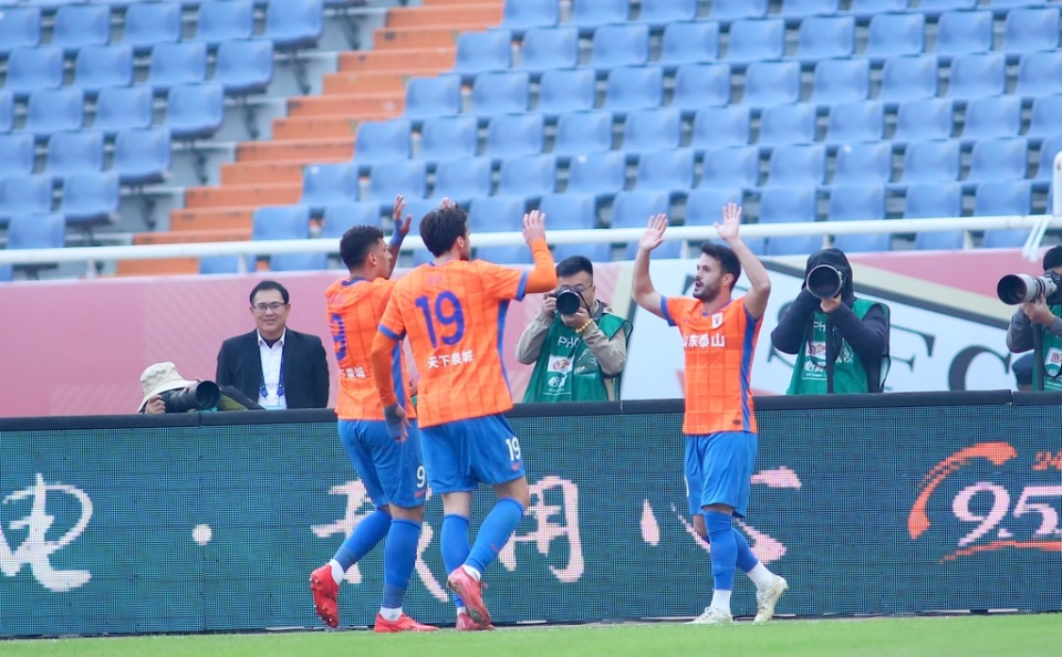 中超28轮：山东三队联袂爆发，海牛4-2国安绝杀掀保级惊涛