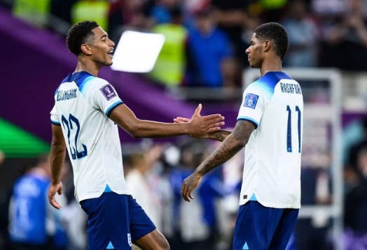 贝林厄姆拉什福德双首发！123年后英格兰球员再次点燃西甲国家德比