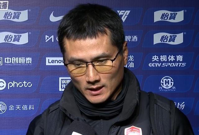 邵佳一怒怼中超裁判！青岛西海岸2-2成都蓉城错失主动权