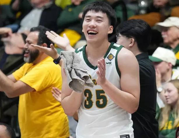 王俊杰NCAA季前赛砍23分难救主 旧金山大学79比74失利暴露防守短板