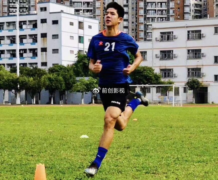 陈轩豪爆料中国足球三大黑幕：老队员霸凌新人、关系用人腐败、证书成金钱买卖