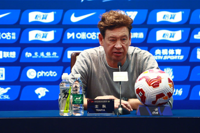 斯卢茨基带领上海申花中超28轮遭滑铁卢，关键战心态崩盘