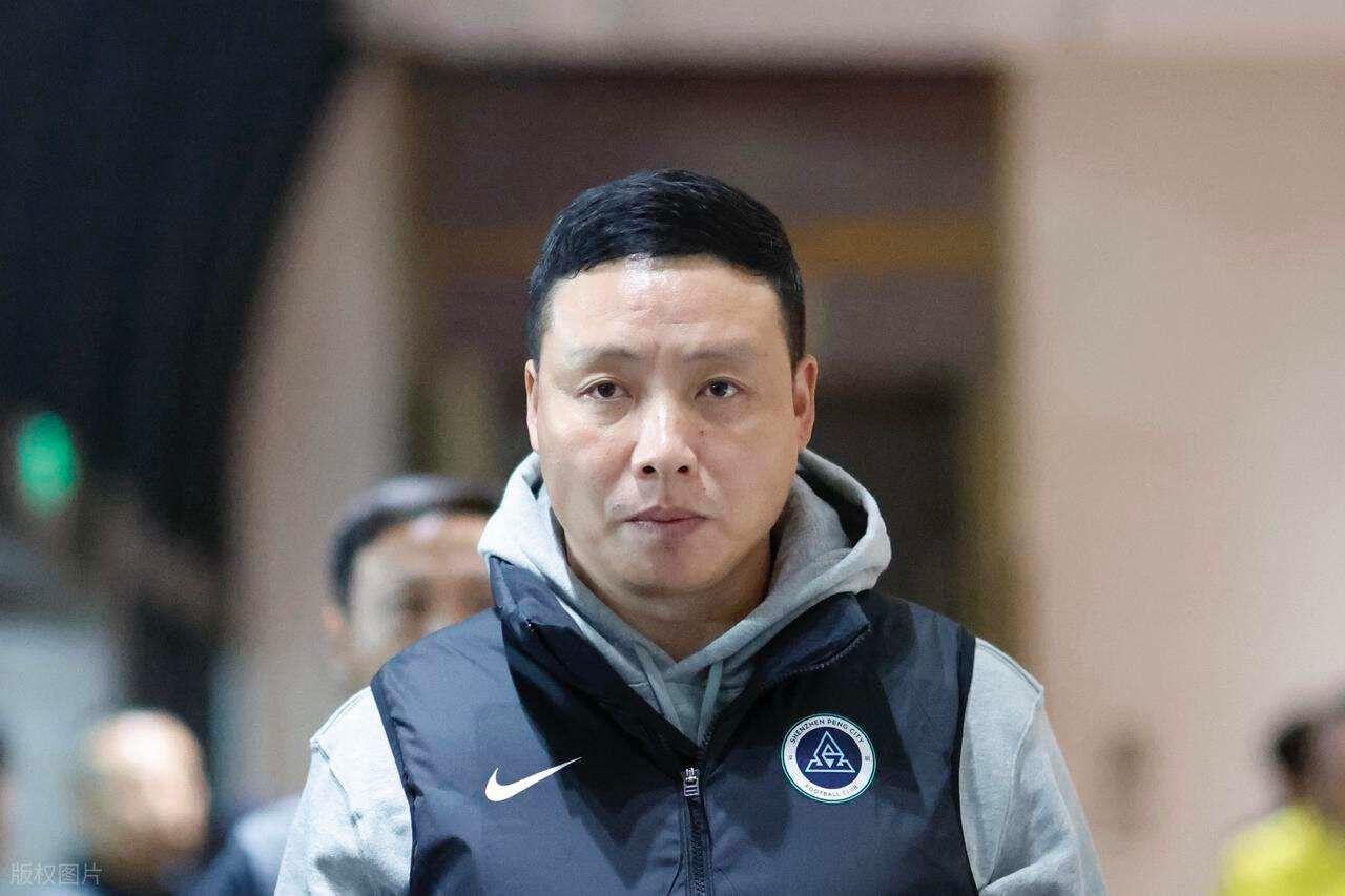 深圳新鹏城2-1爆冷武汉三镇，陈涛带队两连胜救国足旧将梦回巅峰