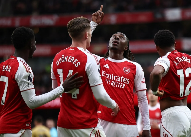 埃泽英超处子球力助阿森纳1-0险胜水晶宫，德比战再添火药味