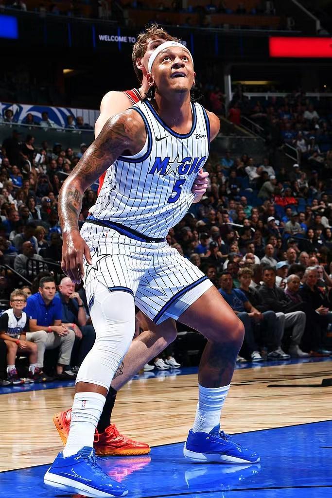 公牛110-98击败魔术，吉迪21分领衔，魔术两连败陷困境