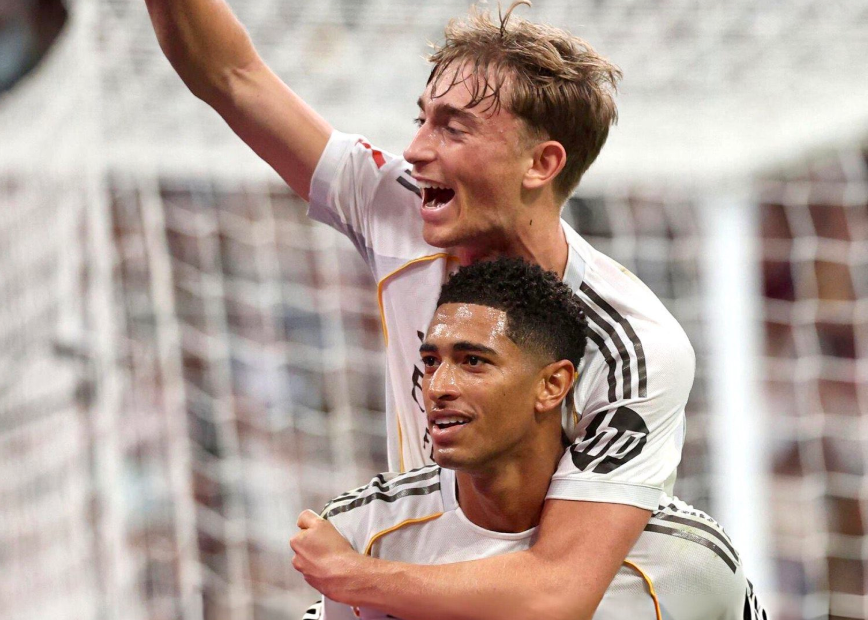 西甲国家德比：皇马2-1巴萨，赫伊森稳如磐石助皇马扩大积分优势