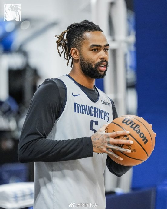 拉塞尔季前赛被拉下首发，基德达拉斯教练风格迎考验