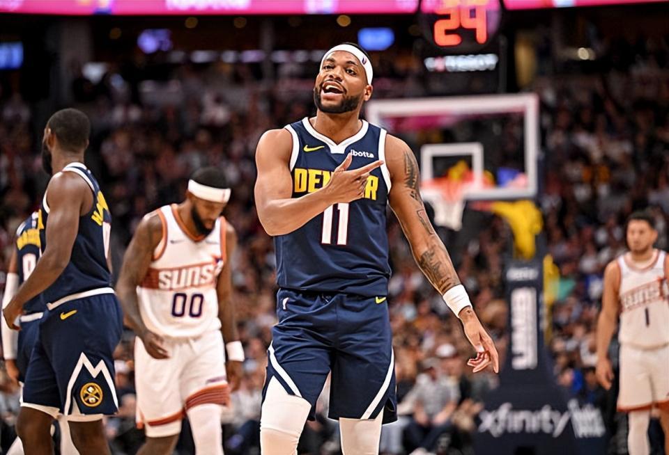 布朗回勇带掘金大胜太阳，勇士更衣室隐忧再起，掘金首胜引关注