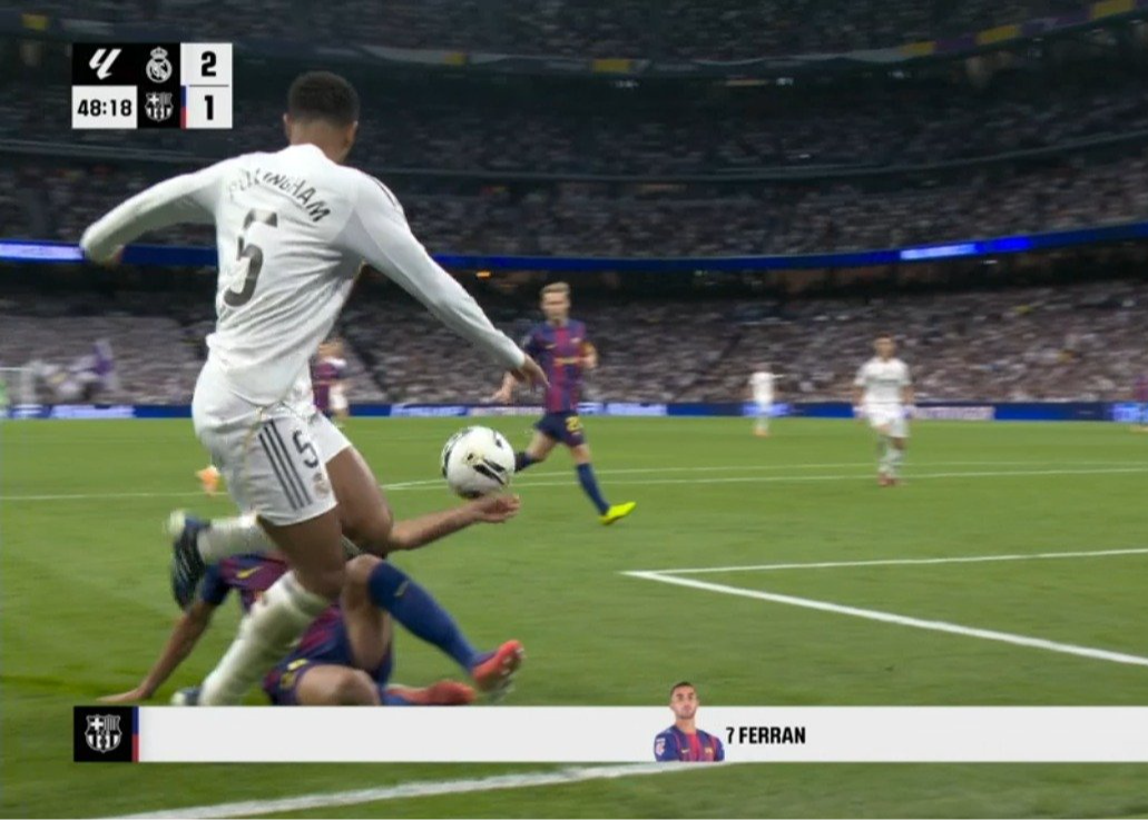 西甲国家德比2-1皇马险胜巴萨，赛后冲突声浪不断