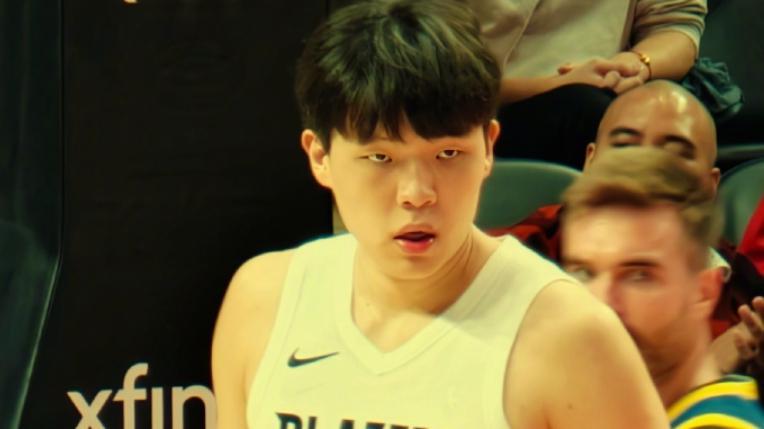 杨瀚森NBA客场首秀遭遇严峻考验，快船队压力山大战绩考验中国新星