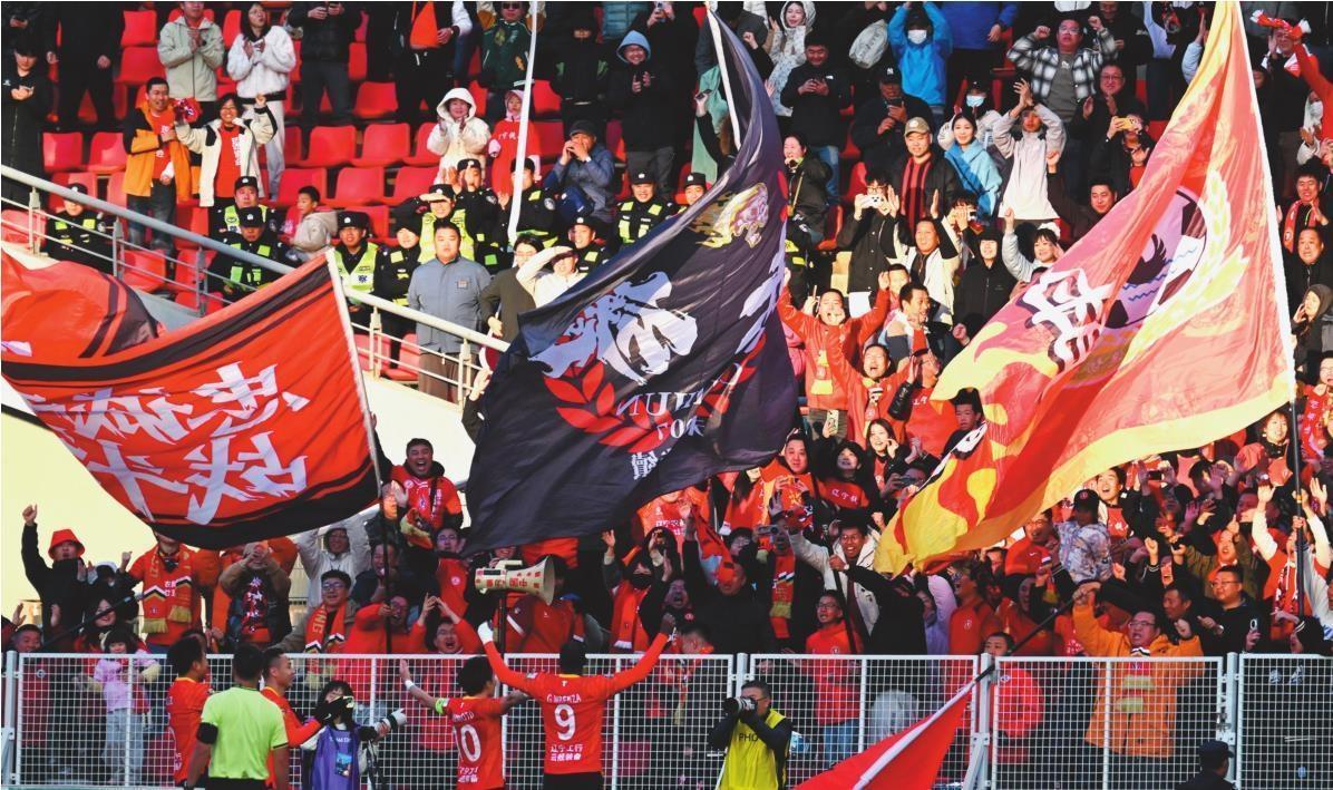 辽宁足球青训崛起！铁人队中甲领先，U18全运会夺冠掀业余足球浪潮