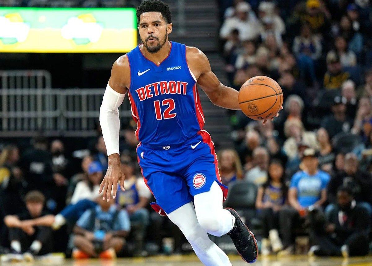 活塞上半场领先波士顿凯尔特人，德文·哈里斯18分钟火力全开拿14分