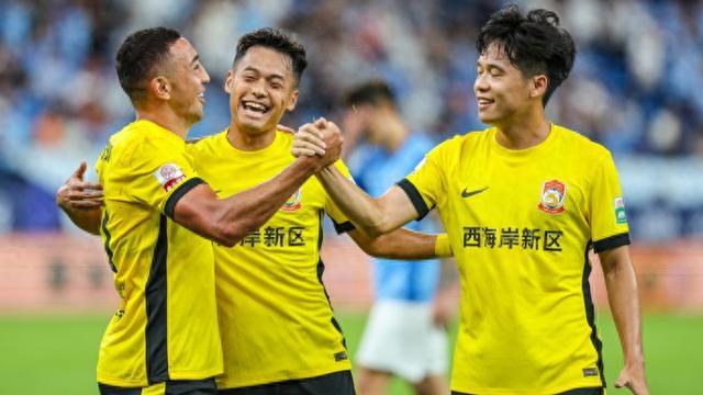 中超第28轮争冠三强踩刹车！申花大连西海岸联手搅局，最终胜负悬念炸裂