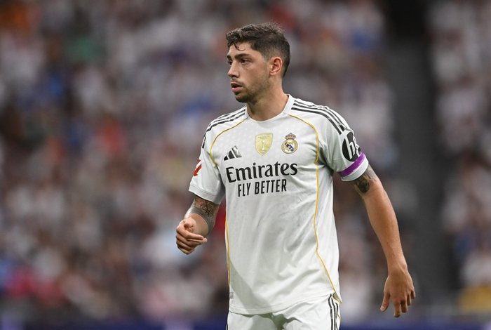 国家德比2-1！巴尔韦德带病硬刚，皇马展现铁血精神