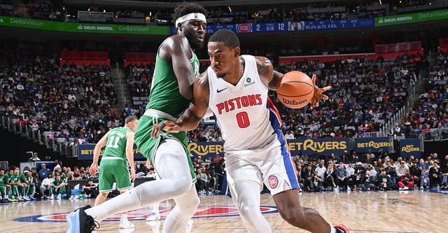 活塞119-113逆转绿军，杜伦双20统治篮下，怀特火力有限还是绿军输球关键？