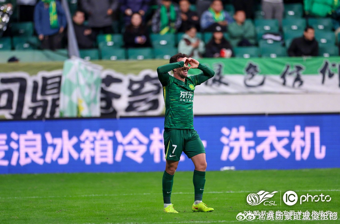中超第28轮北京国安2-4崩盘青岛海牛，法比奥22球难救主