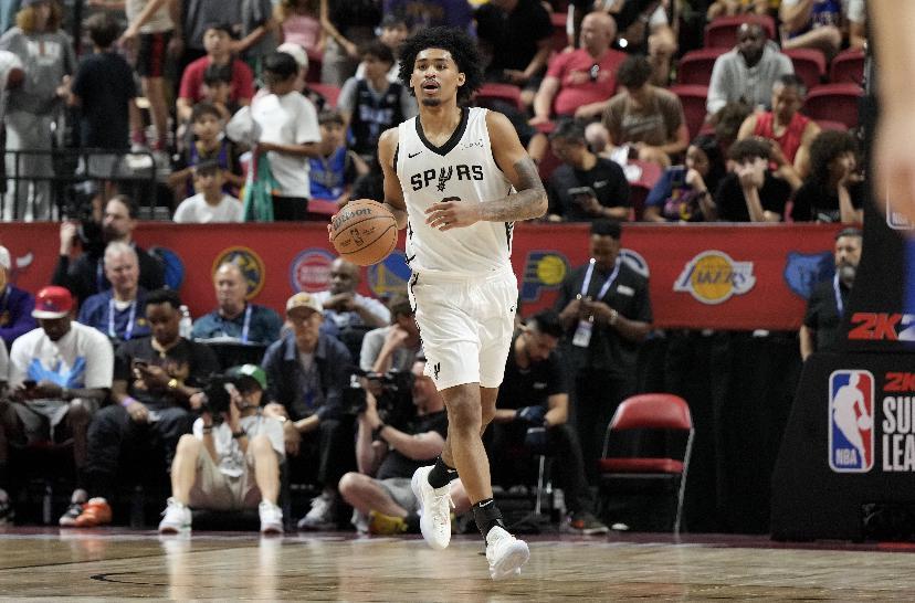 马刺榜眼秀哈珀19岁果然不凡，NBA常规赛20分8助攻带队118-107击败篮网