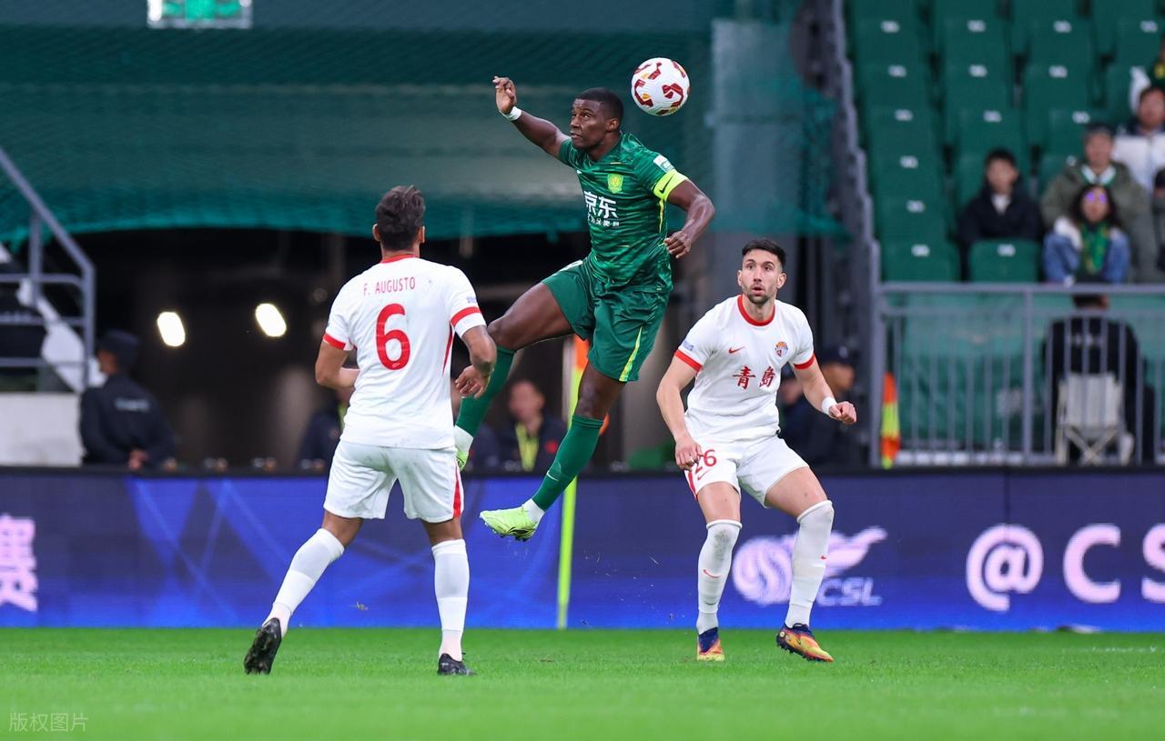 青岛海牛4-2逆转国安，杨立瑜被打回原形，中超史上最耻辱一战！