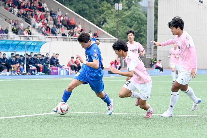 渝超联赛科学城高芯猛虎队主场0:2负渝北临空，科技送球成亮点难掩败局