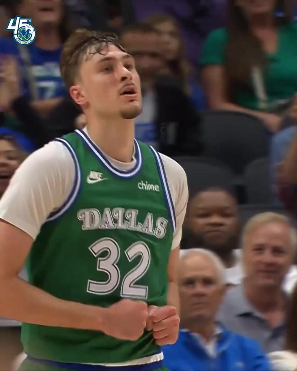 状元秀弗拉格22分带独行侠逆转猛龙,NBA强势首秀告别首胜荒