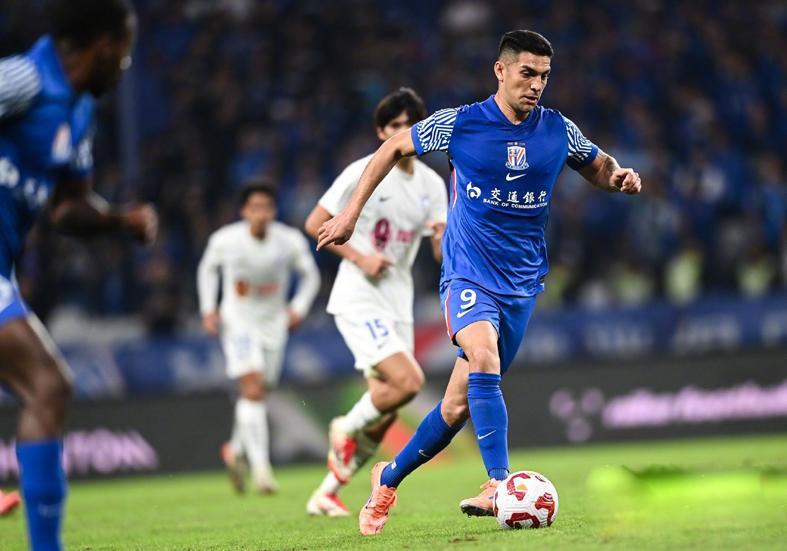 申花点球争议搅局中超争冠，毕津浩无辜成牺牲品