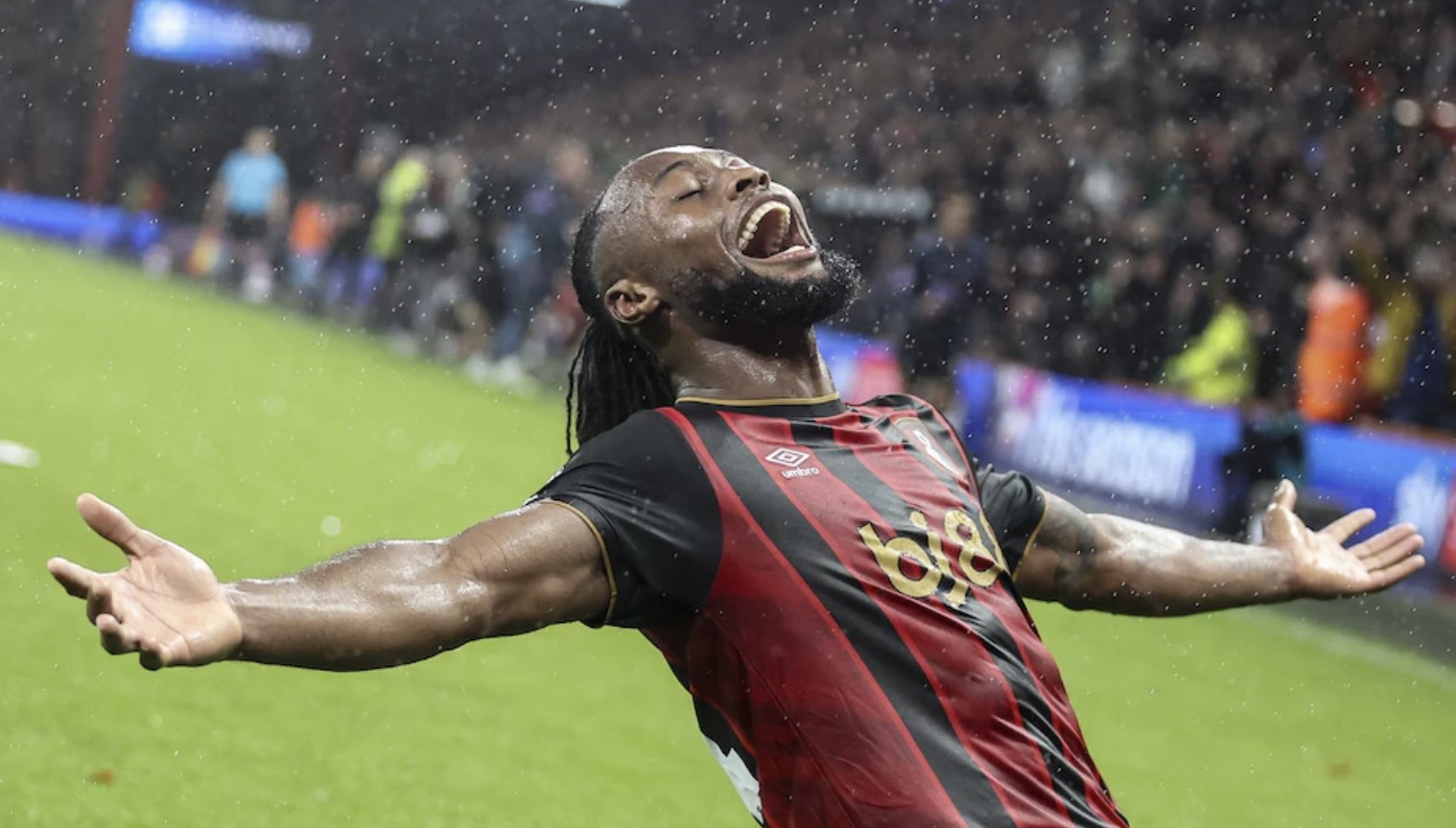 英超伯恩茅斯史上最佳开局!塞门约续约展现绝对忠诚,伊劳拉领队玩转交易艺术