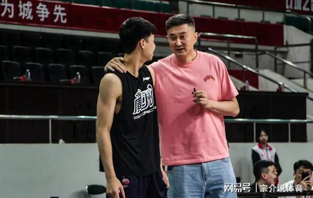 杜锋带广东队放弃萨姆纳，新外援引爆CBA，新赛季崔永熙强势复出