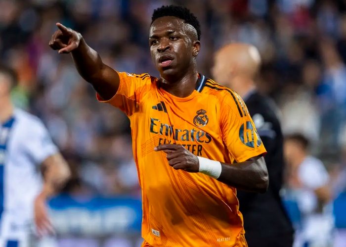 维尼修斯炸毛被换下，皇马国家德比赛场内外火药味十足