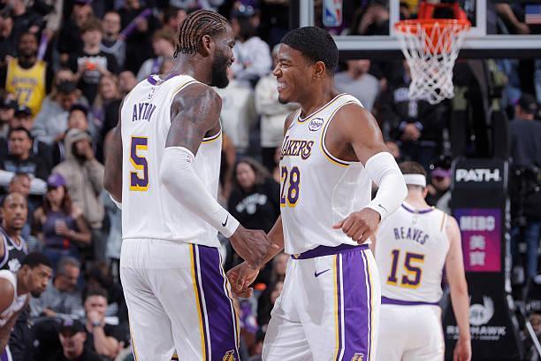 艾顿内线爆发！湖人127-120艰难拿下国王迎两连胜