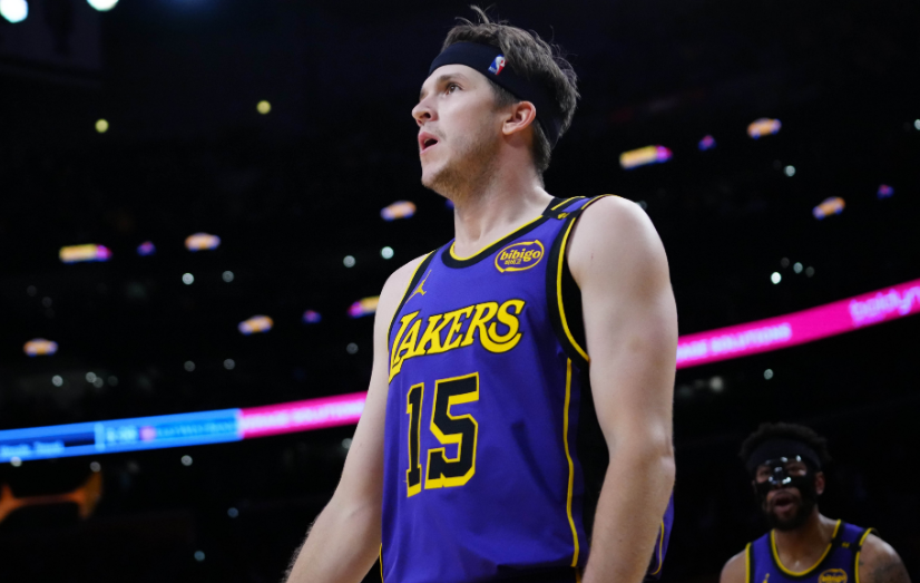 里夫斯喷薄51分！湖人逆转国王独步NBA，文班亚马31+14竟无悬念败下阵来