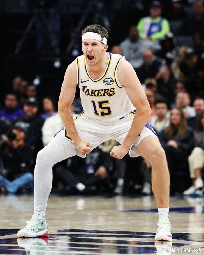 范德比尔特硬核喊话里夫斯：湖人明晚拼出50分惊艳NBA