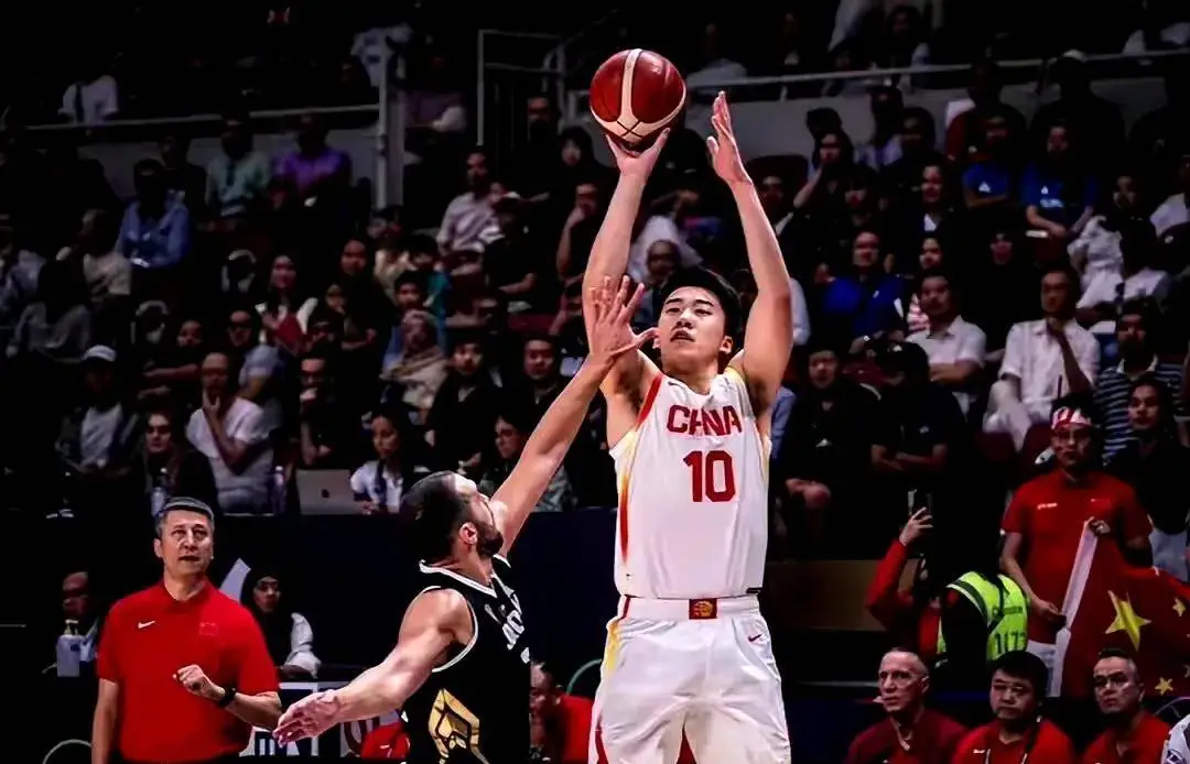 王俊杰NCAA新高23分，中国男篮摇摆前锋能否撑起总冠军梦？