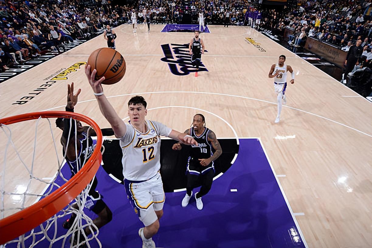 湖人2胜1负胜国王，侧翼新援拉拉维亚进攻乏力引热议