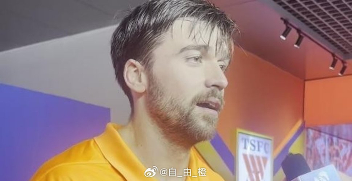 泽卡两助攻助山东泰山3比1击败海港，中超争冠格局再掀波澜