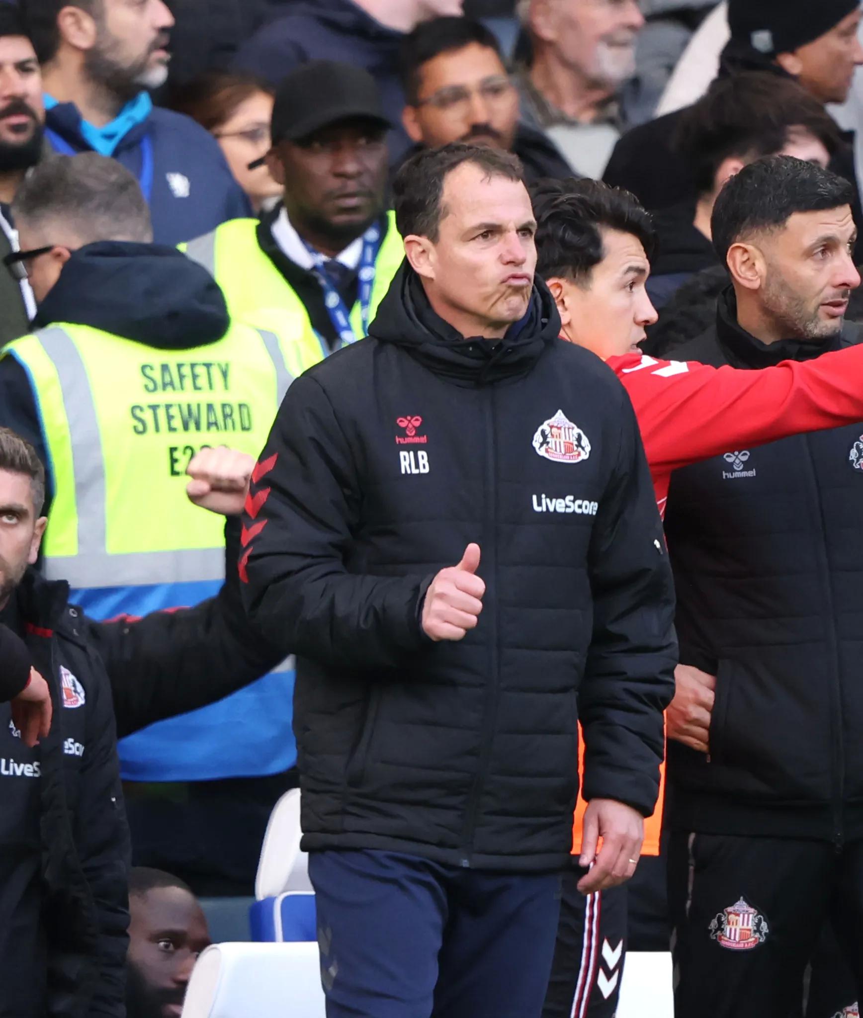 英超升班马桑德兰疯狂爆冷2-1胜切尔西,勒布里斯大手笔投入引爆联赛话题